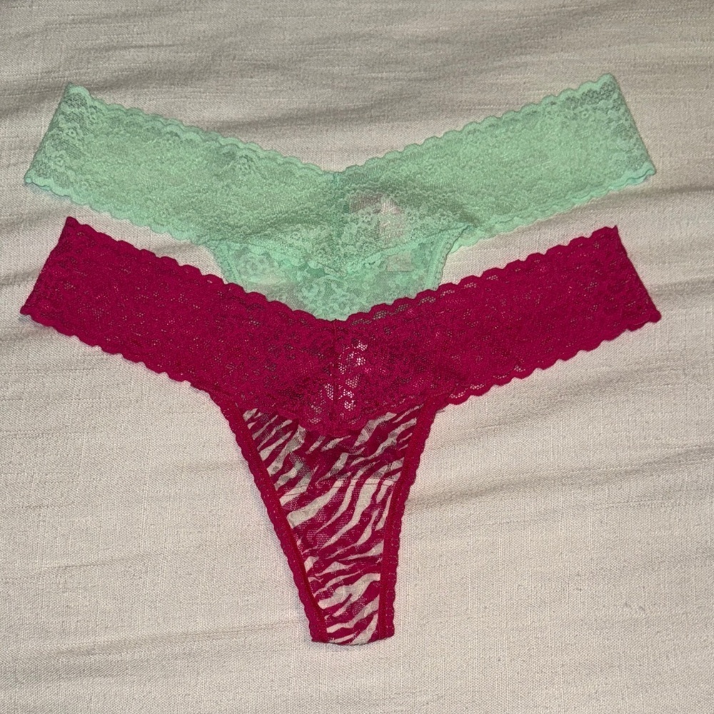 💞 NWOT Victoria’s Secret Lace Thong Bundle – 2 Pairs